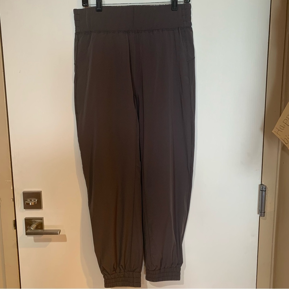 HALARA NWT LARGE CHARCOAL GRAY Jogger Pants